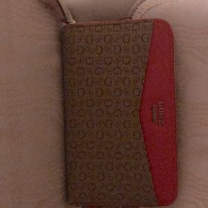 Guess Wallet - NEW